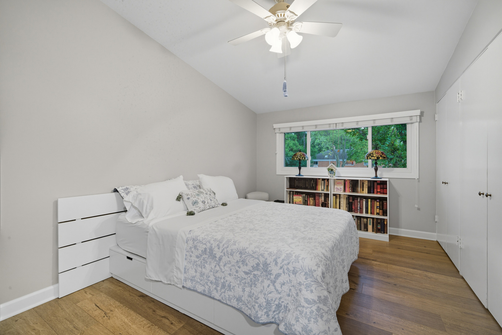 645 Spring Road Glenview, IL 60025 - Photo 26 of 31 a living room with furniture and a large window