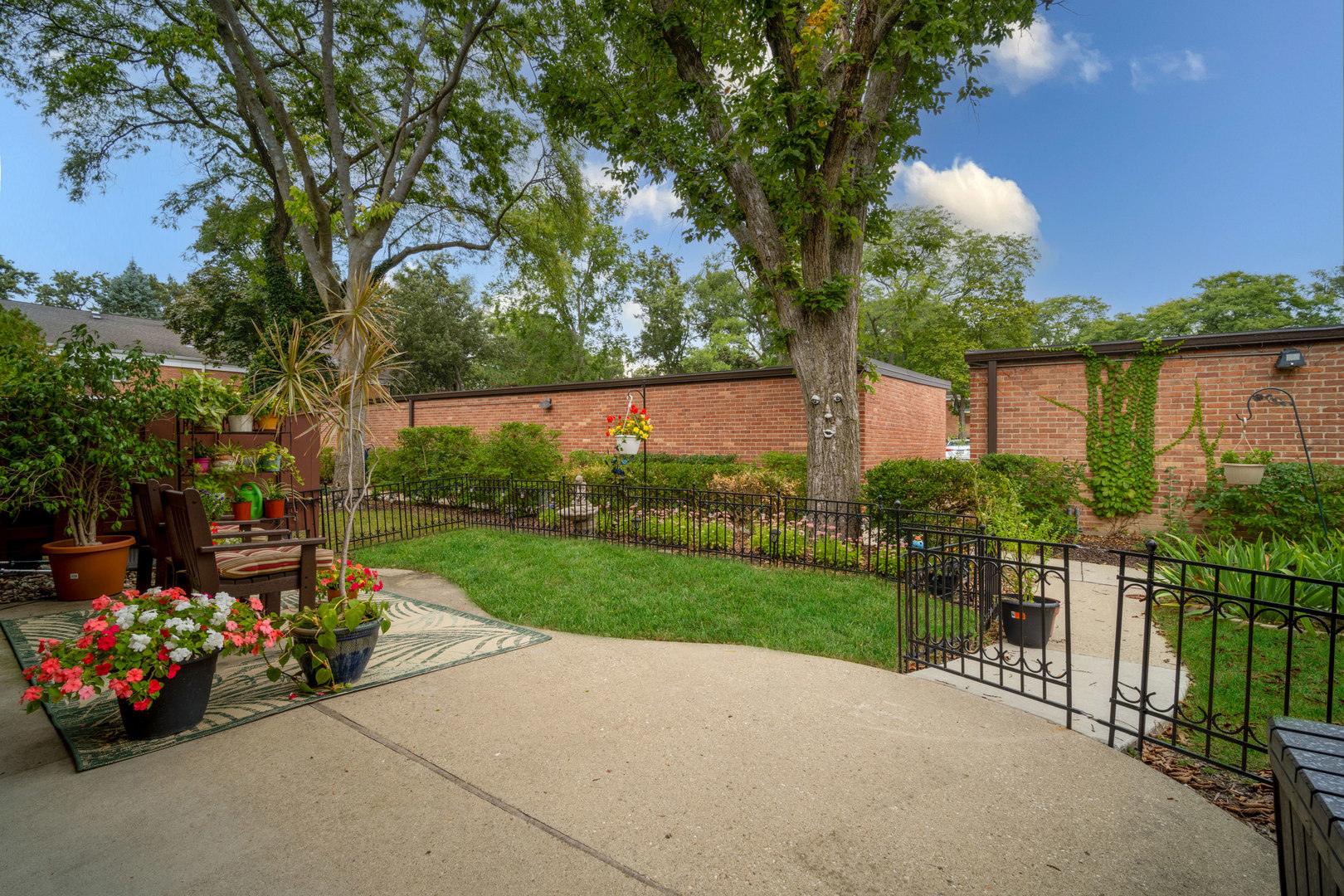 645 Spring Road Glenview, IL 60025 - Photo 28 of 31 a front view of a house with garden