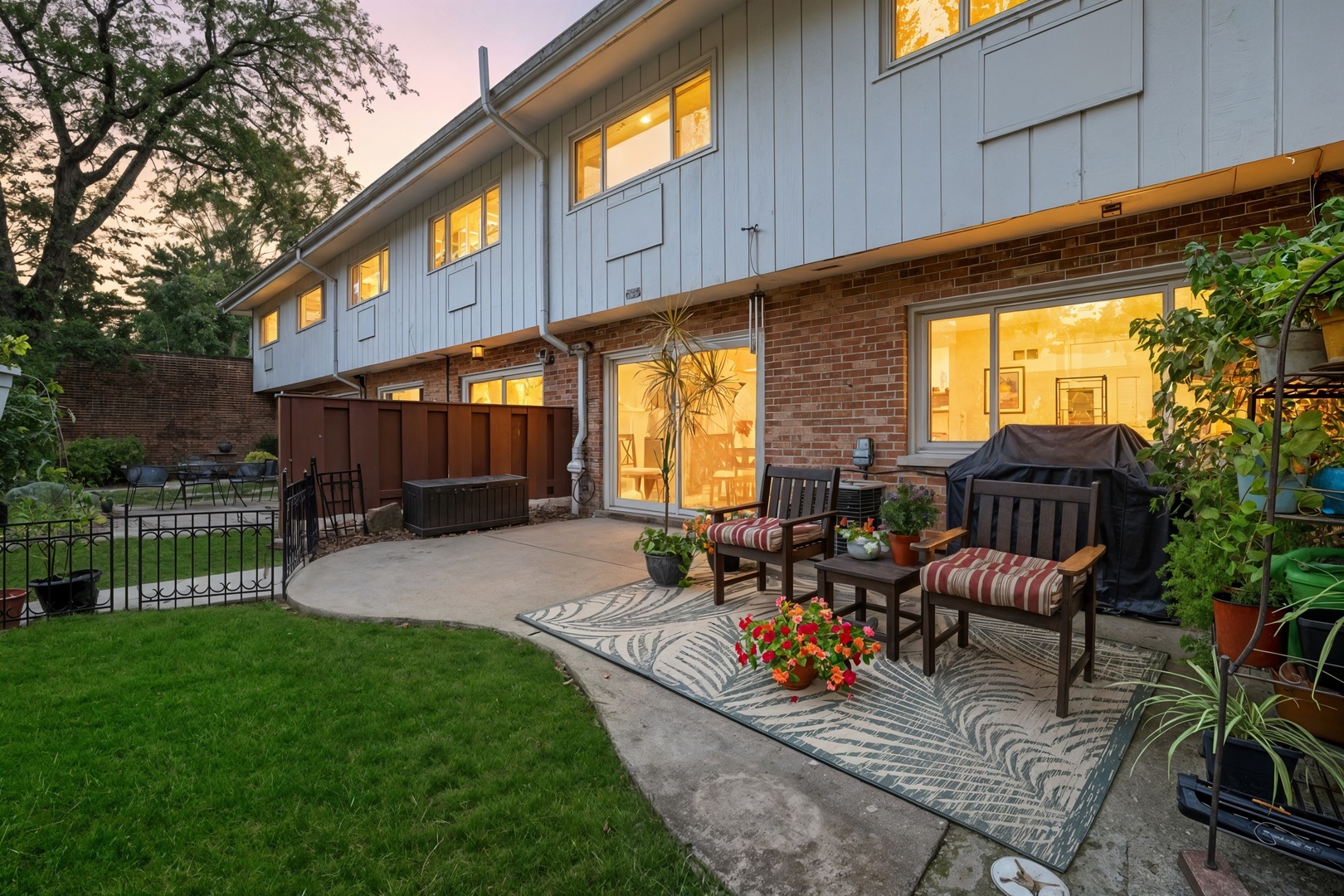 645 Spring Road Glenview, IL 60025 - Photo 30 of 31 a view of a chair and tables in the patio