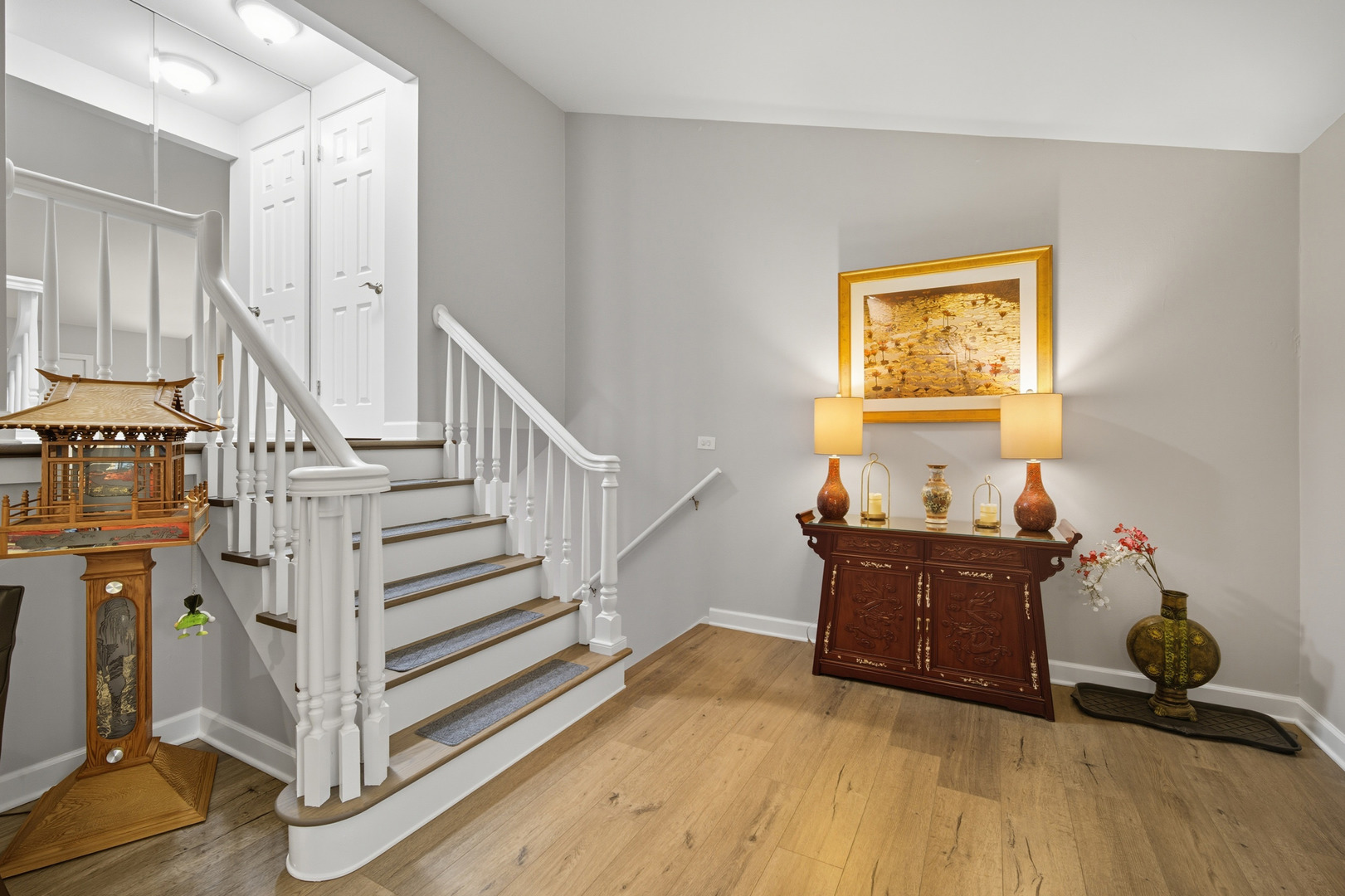 645 Spring Road Glenview, IL 60025 - Photo 7 of 31 a view of entryway and workspace