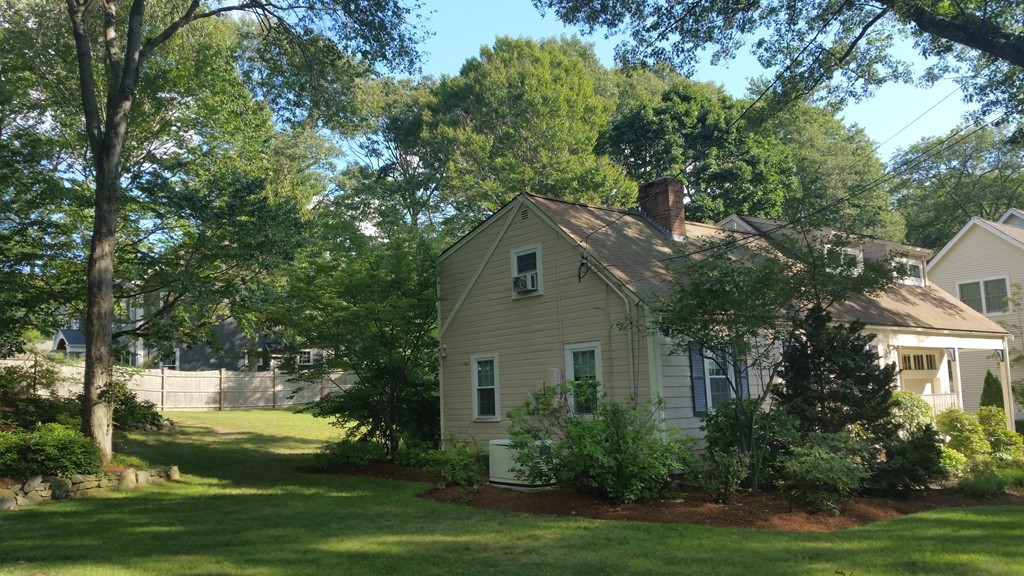 38 Munroe Road Lexington, MA 02421 - Photo 19 of 20 Gallery Image 19