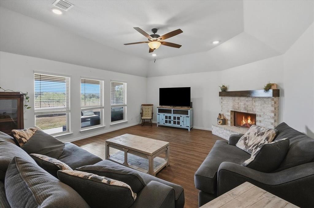 122 Post Oak Way Weatherford, TX 76087 - Photo 14 of 40 Gallery Image 14