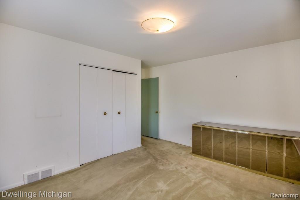 17386 Westhampton Road Southfield, MI 48075 - Photo 20 of 35 _MG_0163.jpg