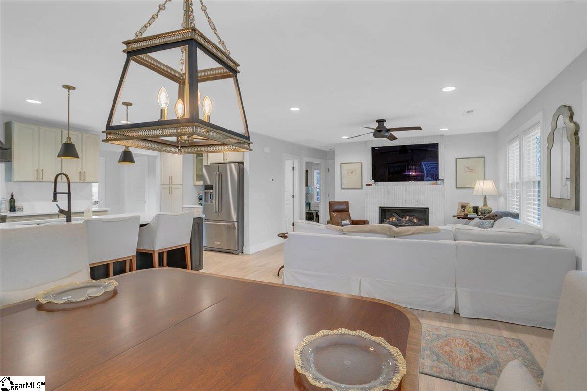 8 Fairlane Circle Greenville, SC 29607 - Photo 4 of 27