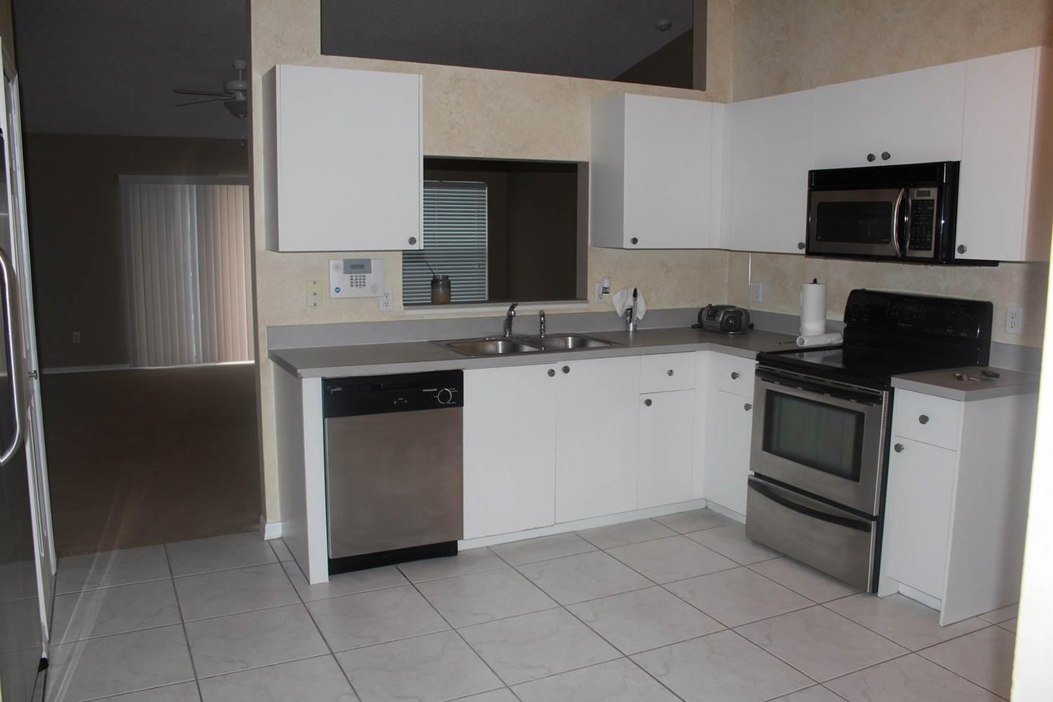 3239 Southeast W Snow Road Port St. Lucie, FL 34984 - Photo 18 of 24 West Snow. kitchen2
