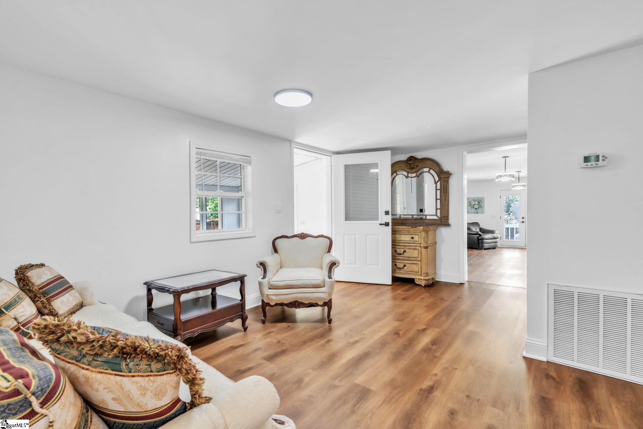 853 Scuffletown Road Simpsonville, SC 29681 - Photo 5 of 27