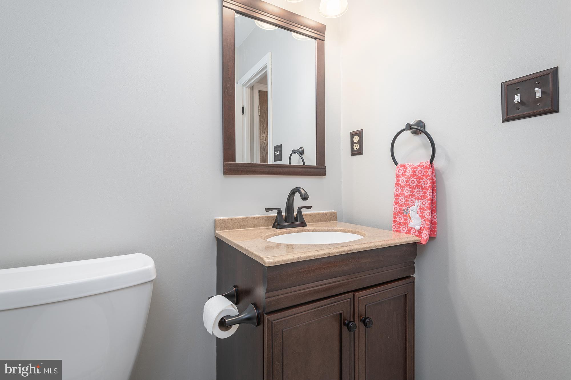 318 Regal Drive Abingdon, MD 21009 - Photo 6 of 43 Half bath on main level