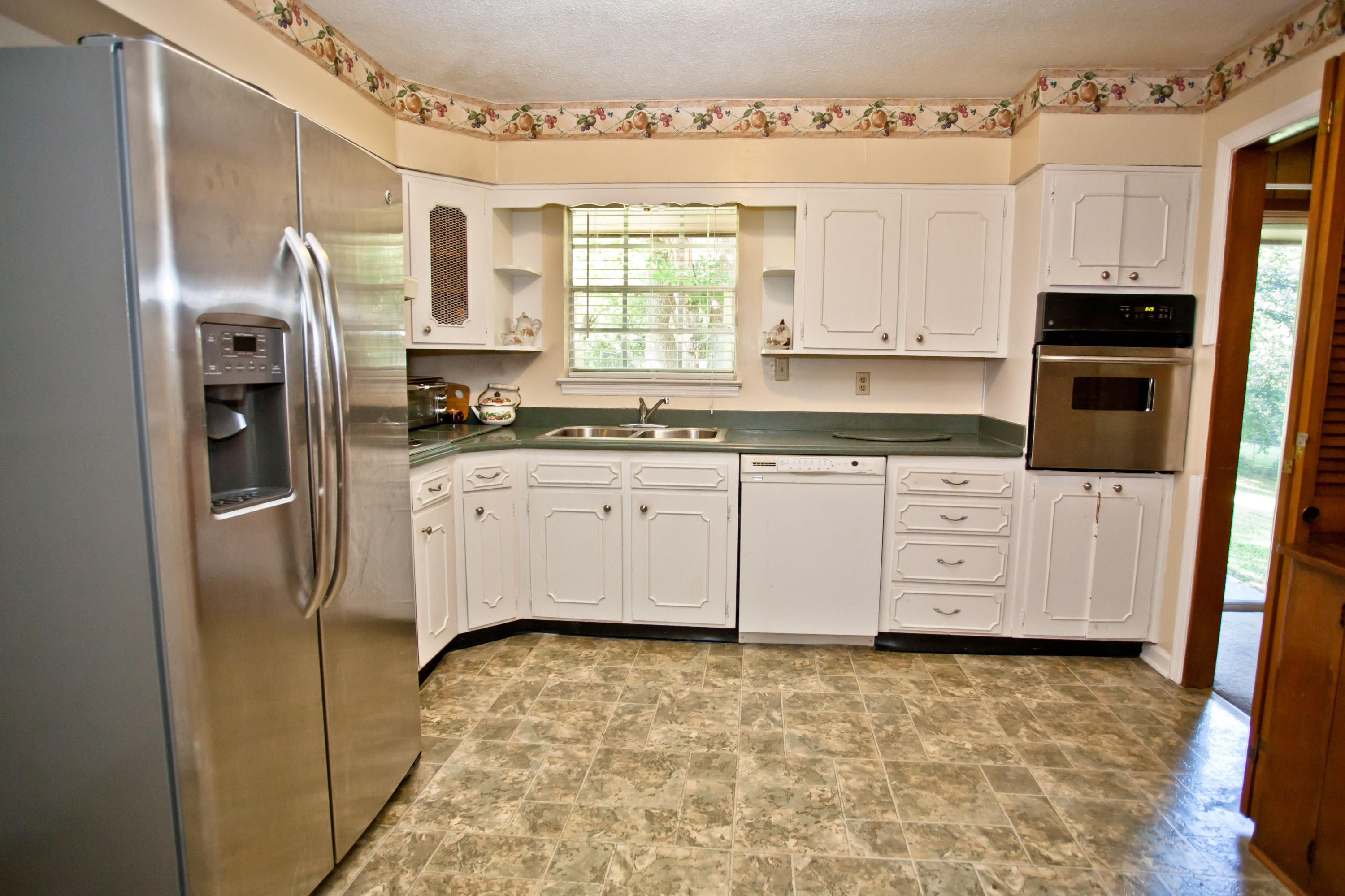 3915 Yorktown Road Chattanooga, TN 37416 - Photo 5 of 16 IMG_5379