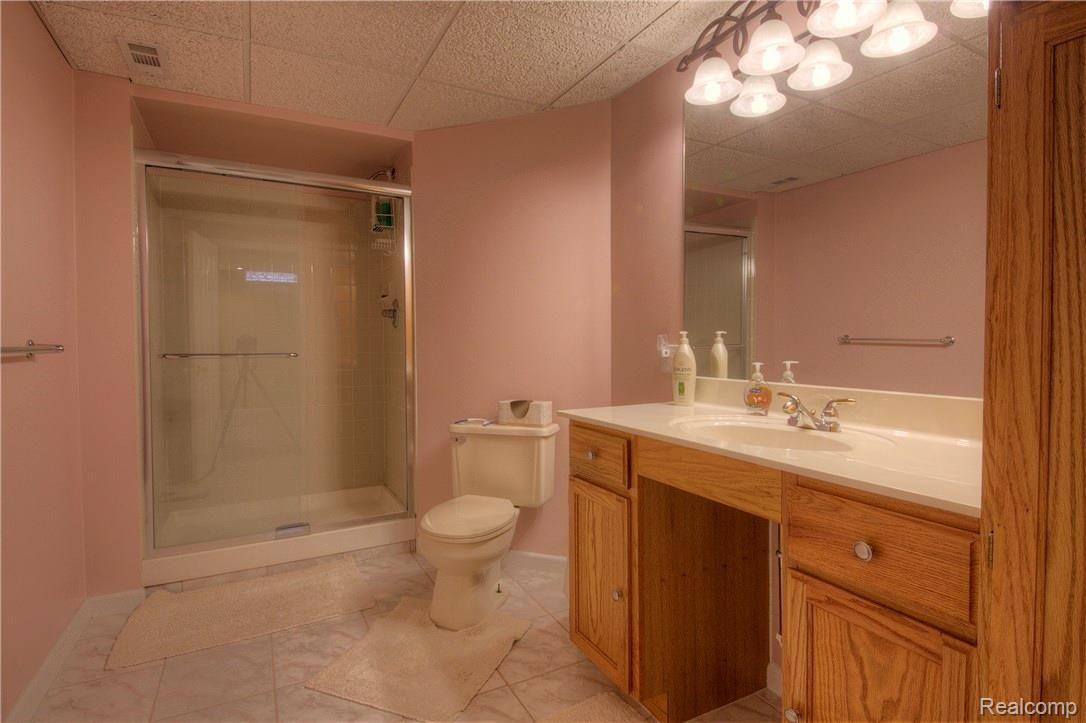 6797 Kennesaw Road Canton, MI 48187 - Photo 47 of 47 47 Bath 3.jpg