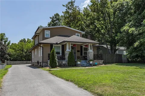 $289,000 | 921 East 79th Terrace, Kansas City, MO 64131