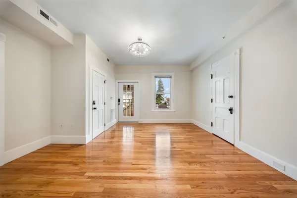 $1,800 | 180 Jackson Street, Unit C, Lawrence, MA 01841
