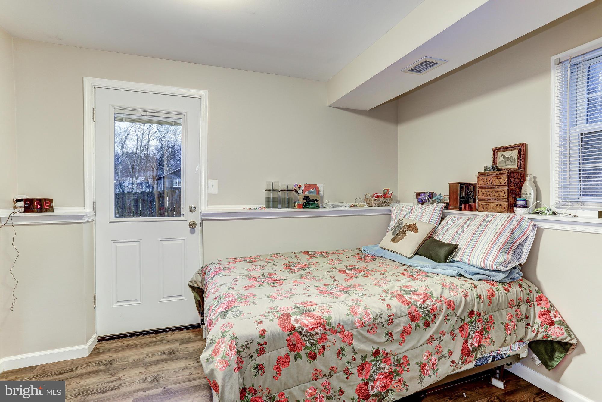 7212 Signal Hill Road Manassas, VA 20111 - Photo 19 of 21 Bedroom