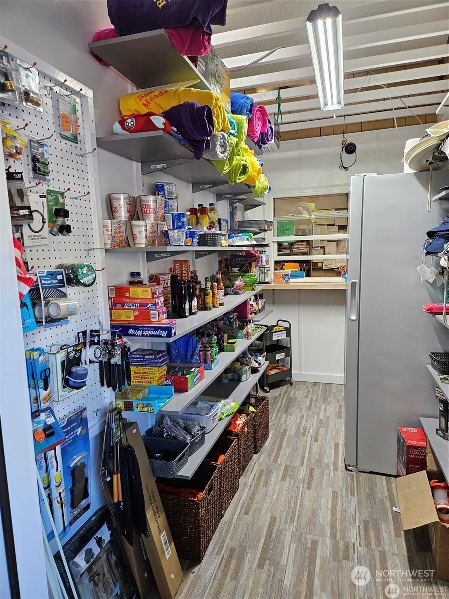3347 Cornucopia Drive Ephrata, WA 98823 - Photo 12 of 40 a room with furniture and a wooden floor