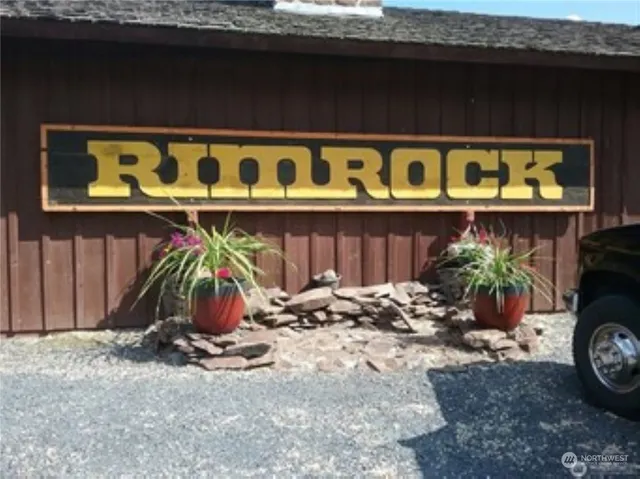 a view of a car garage