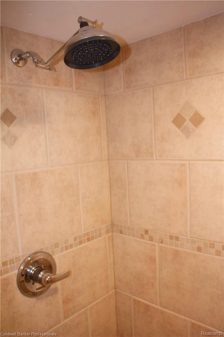 2035 Cambridge Road Berkley, MI 48072 - Photo 31 of 34 Roomy Shower