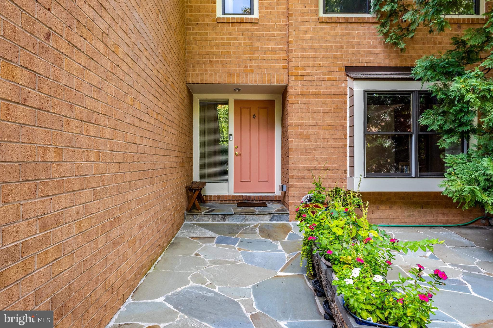 11088 Glade Court Reston, VA 20191 - Photo 4 of 75 Flagstone leads to the front door.