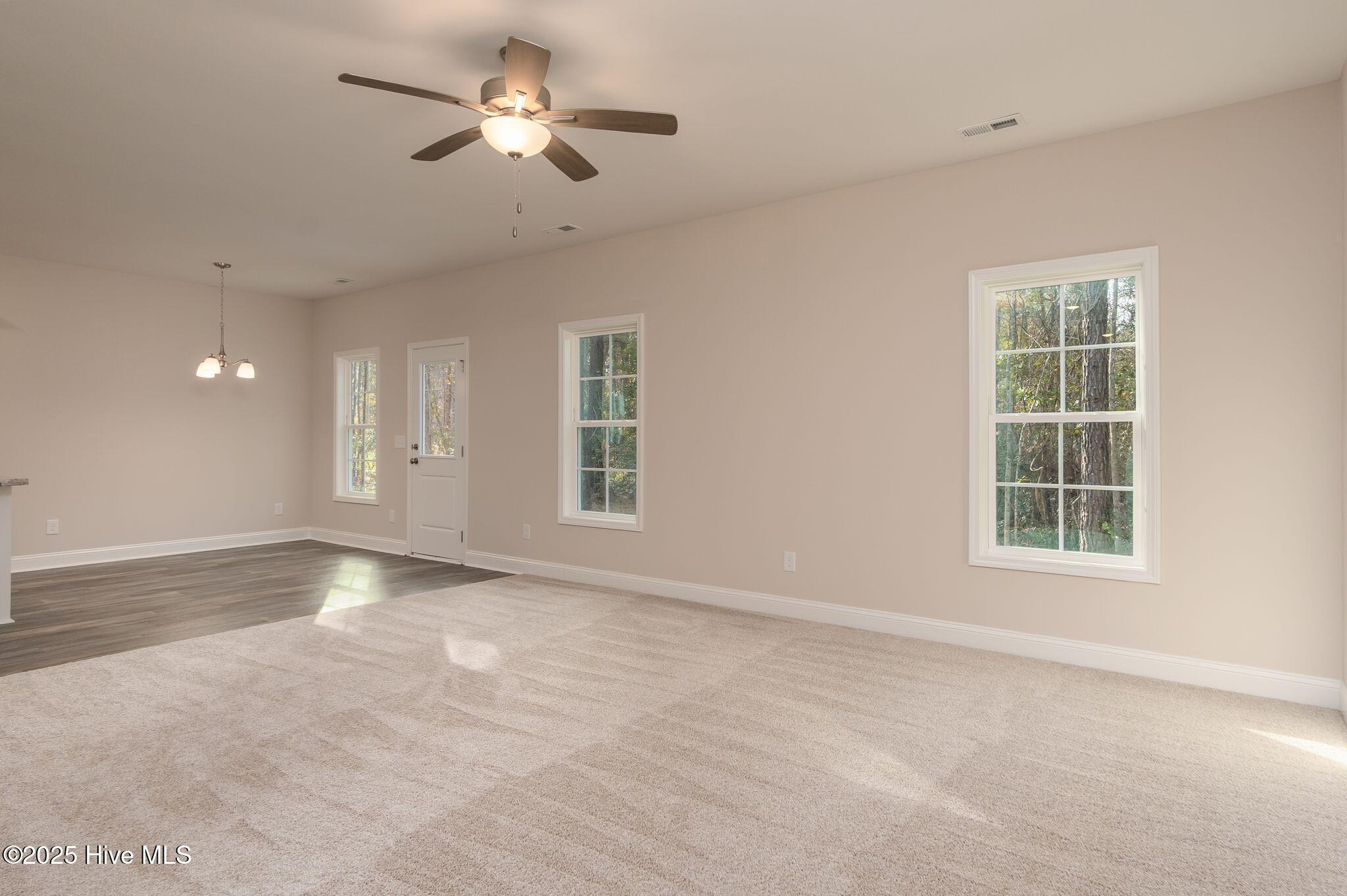 211 Brighttown Road Maysville, NC 28555 - Photo 14 of 41 Living Room