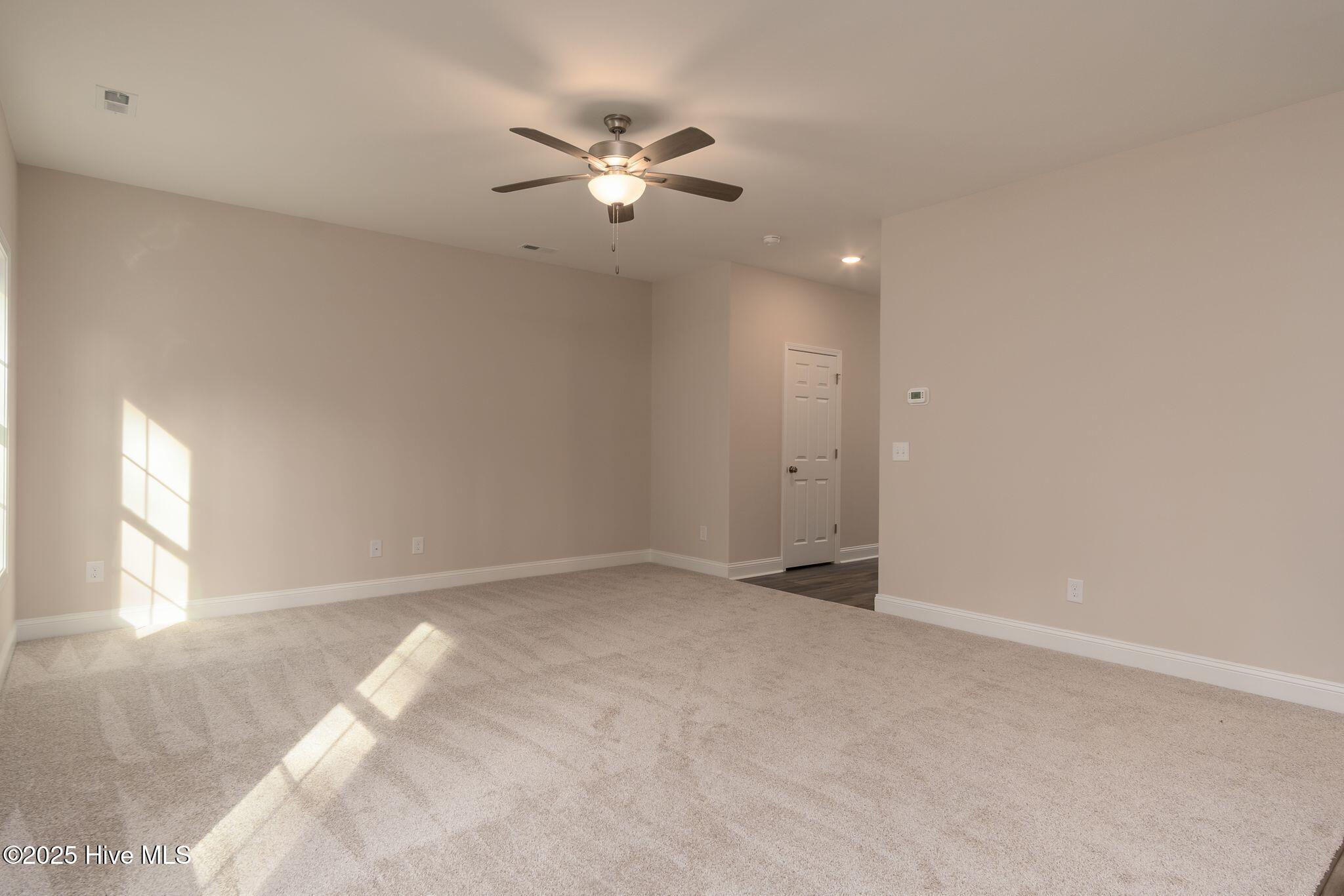 211 Brighttown Road Maysville, NC 28555 - Photo 16 of 41 Living Room
