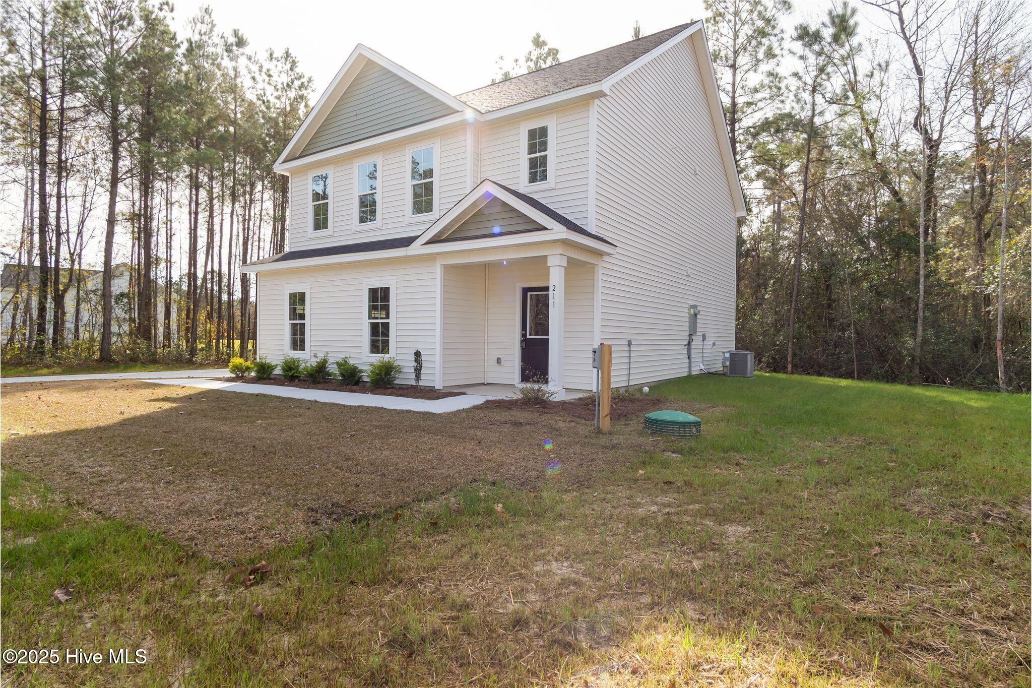 211 Brighttown Road Maysville, NC 28555 - Photo 3 of 41 Front Exterior