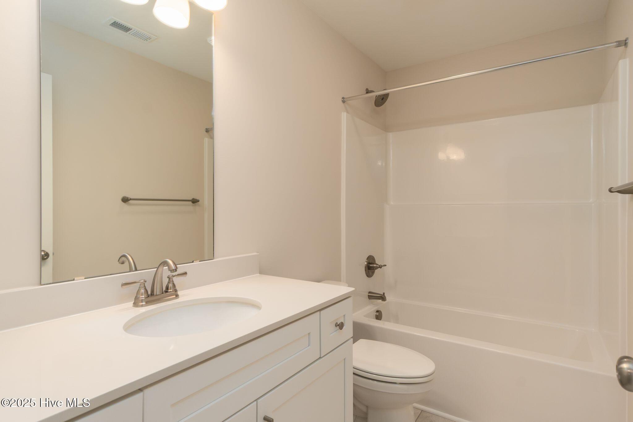 211 Brighttown Road Maysville, NC 28555 - Photo 33 of 41 Guest Bathroom