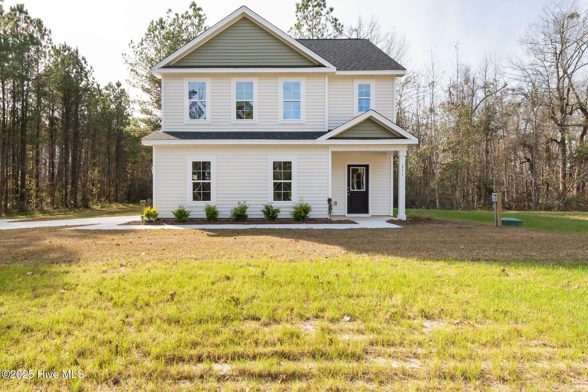 211 Brighttown Road Maysville, NC 28555 - Photo 4 of 41 Front Exterior