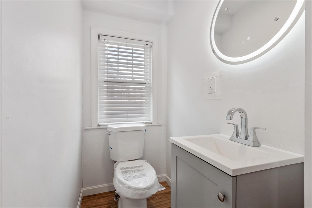 5 Oceanview Street Winthrop, MA 02152 - Photo 5 of 17