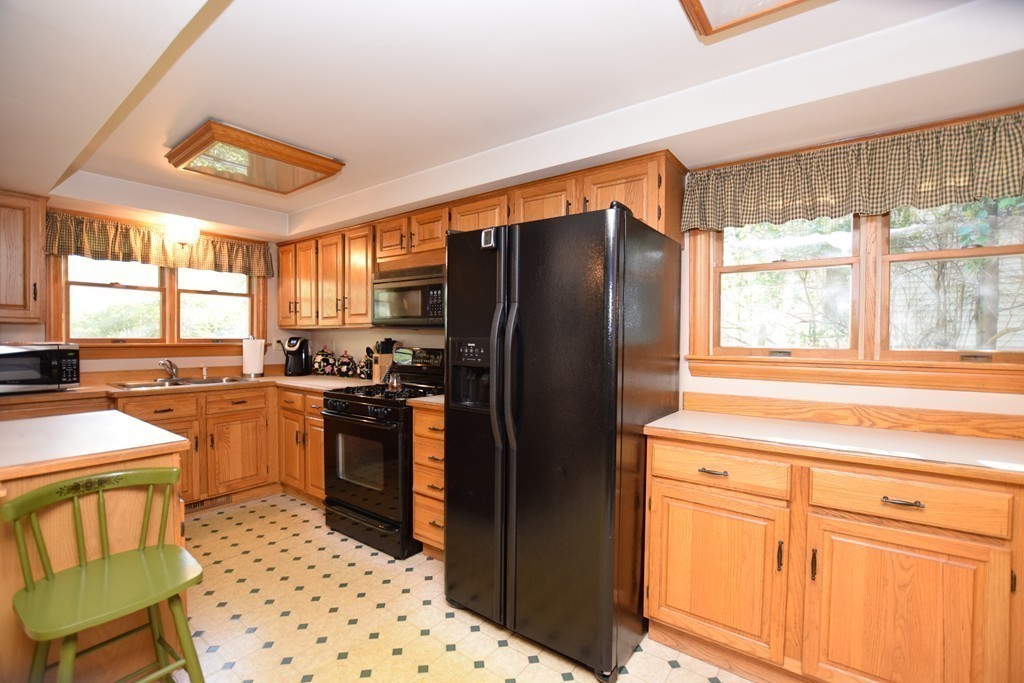 53 Santos Road Warren, MA 01092 - Photo 7 of 30