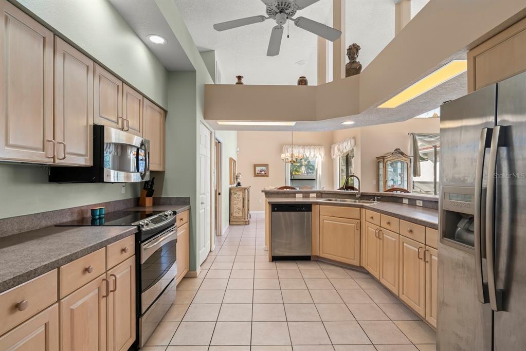 4356 Marcott Circle Sarasota, FL 34233 - Photo 12 of 57