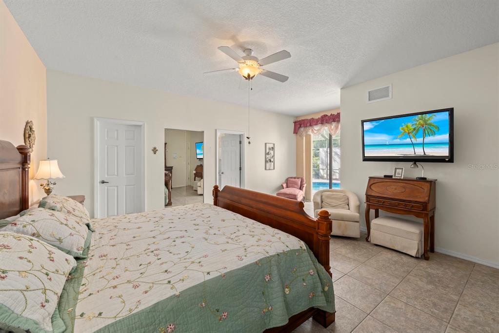 4356 Marcott Circle Sarasota, FL 34233 - Photo 29 of 57