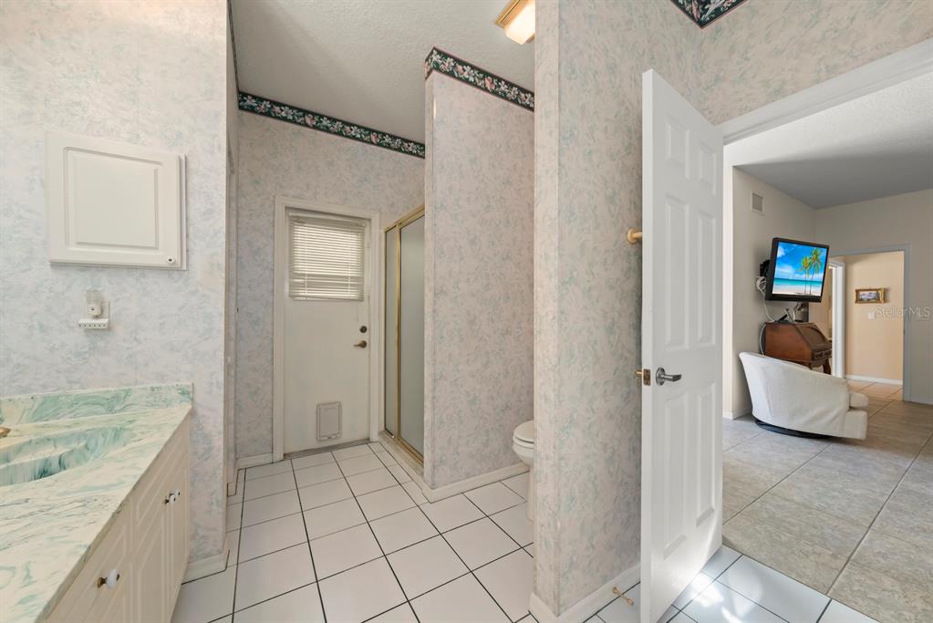 4356 Marcott Circle Sarasota, FL 34233 - Photo 31 of 57