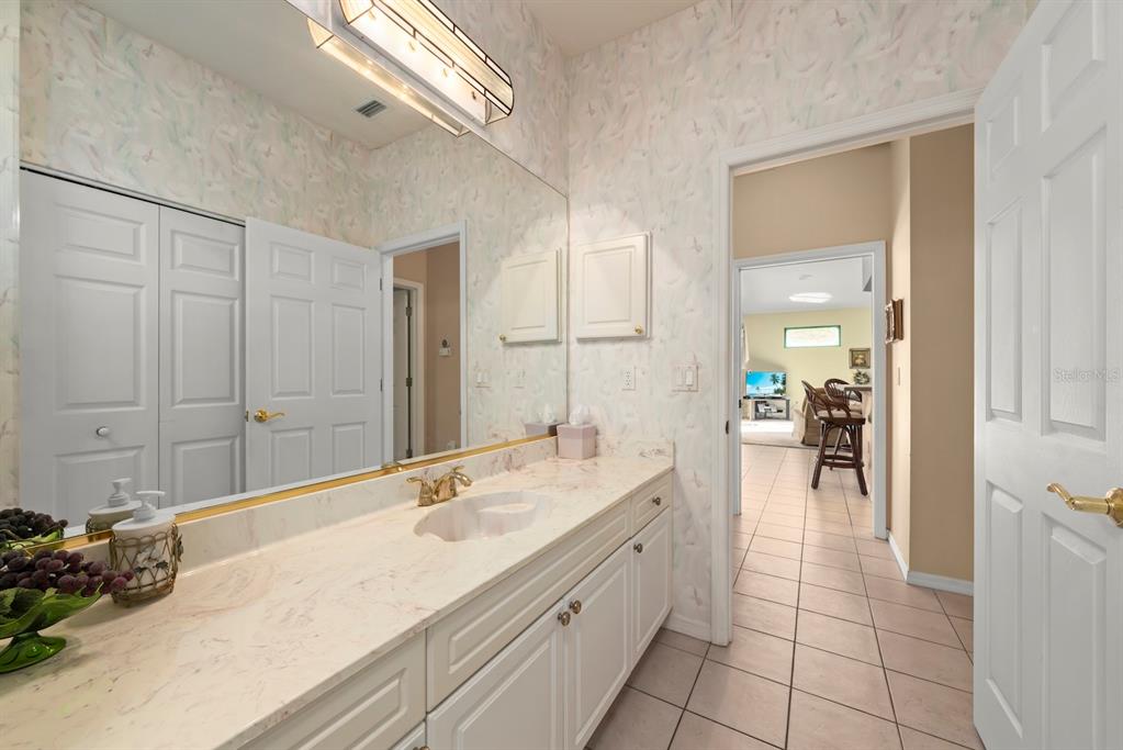 4356 Marcott Circle Sarasota, FL 34233 - Photo 38 of 57