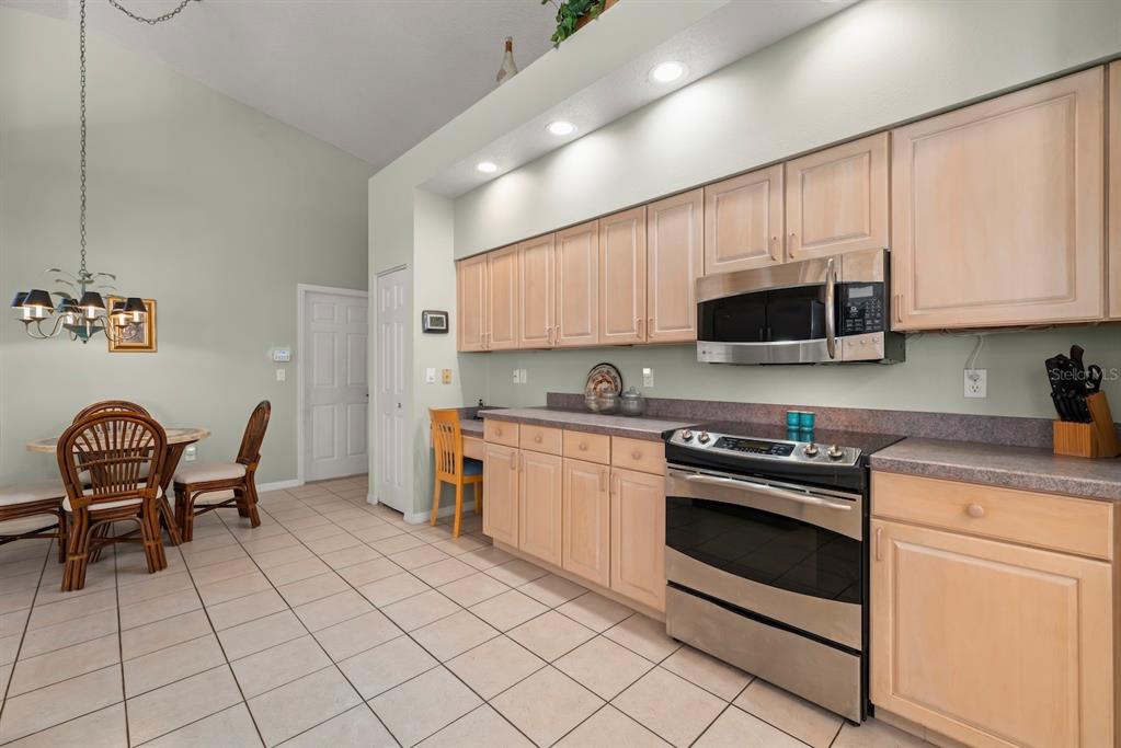 4356 Marcott Circle Sarasota, FL 34233 - Photo 7 of 57