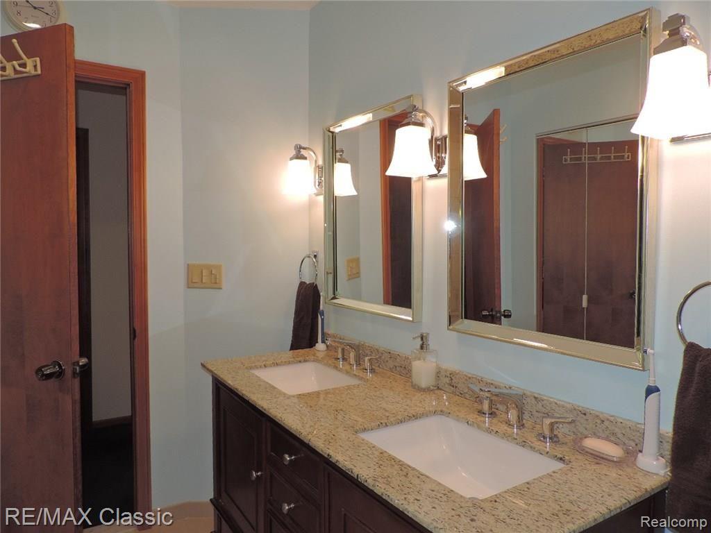 1005 Pine Ridge Road Milford, MI 48380 - Photo 42 of 76 DSCN7228 - Copy.JPG
