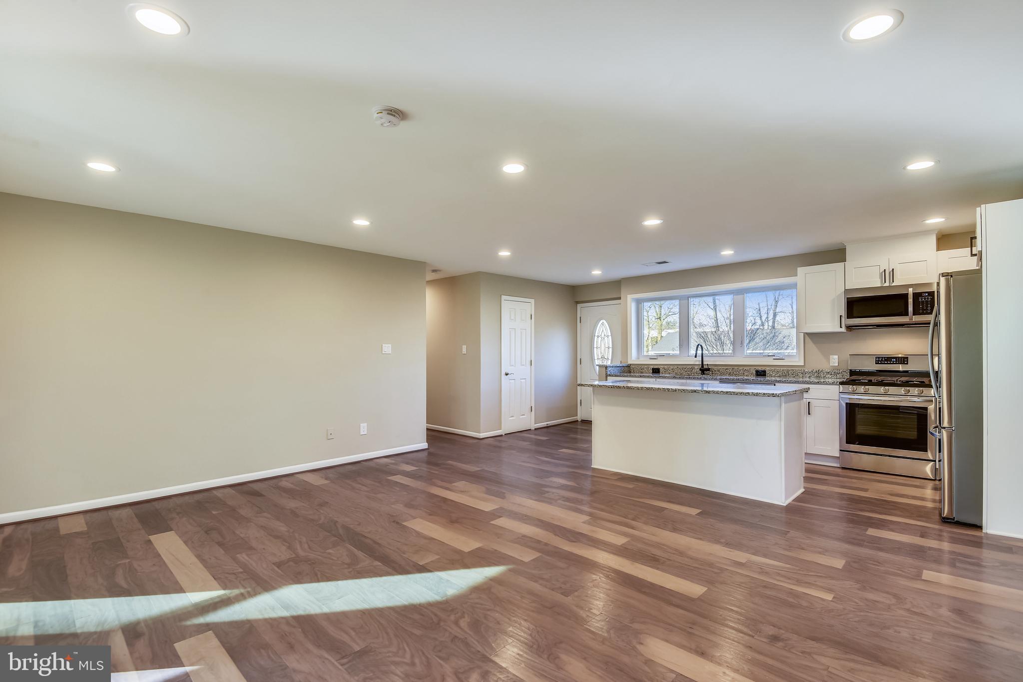 5329 Ravensworth Road Springfield, VA 22151 - Photo 4 of 39