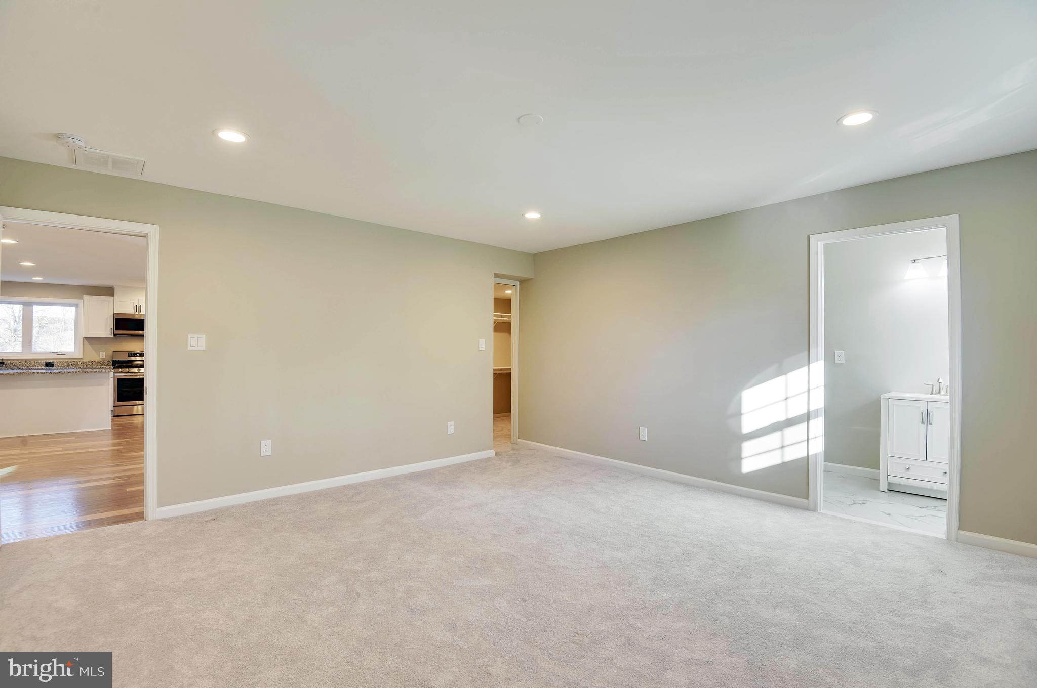 5329 Ravensworth Road Springfield, VA 22151 - Photo 8 of 39