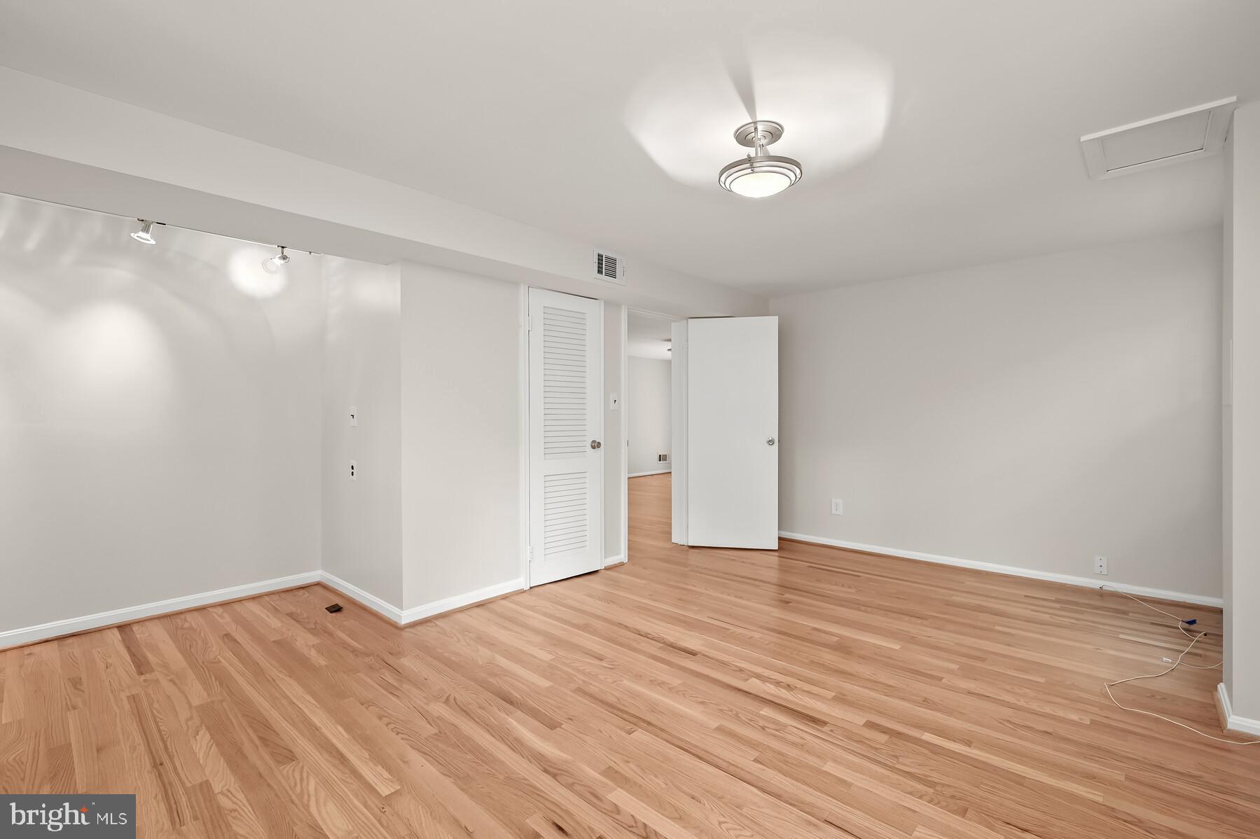 7701 Sebago Road Bethesda, MD 20817 - Photo 29 of 50