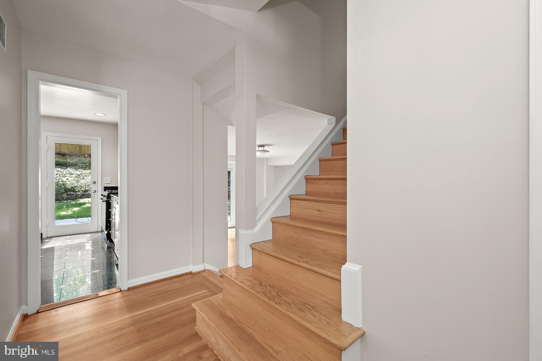 7701 Sebago Road Bethesda, MD 20817 - Photo 41 of 50 Stairs to second level