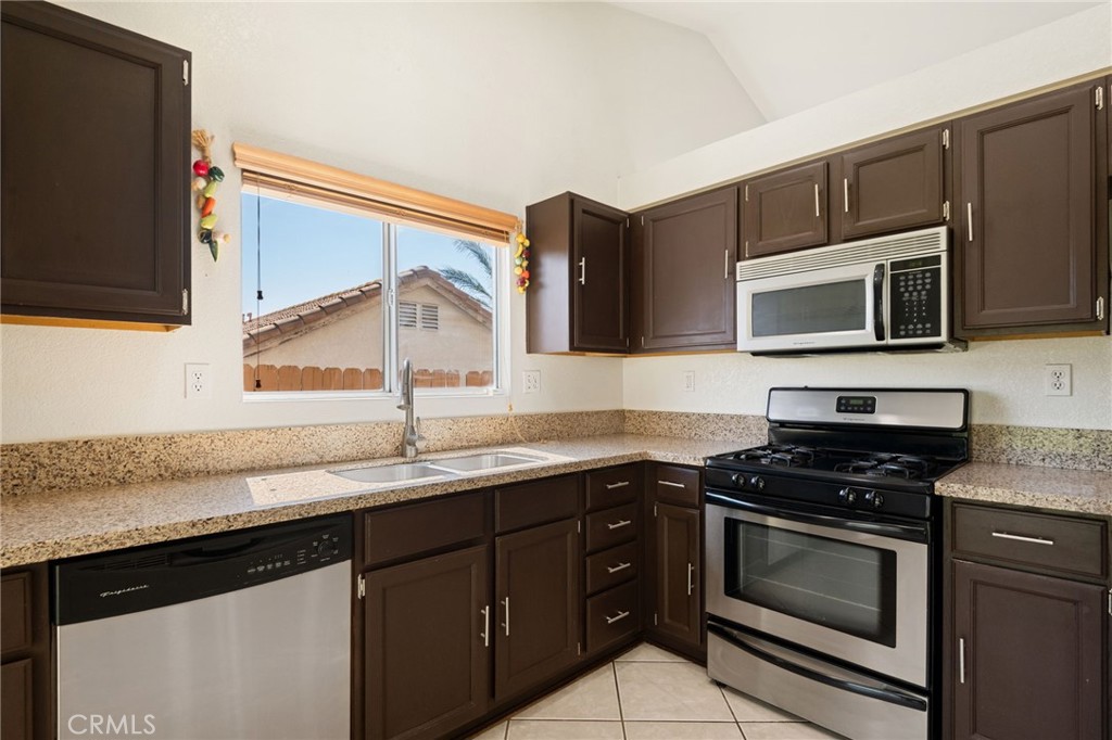 25482 Pegasus Road Menifee, CA 92586 - Photo 11 of 31