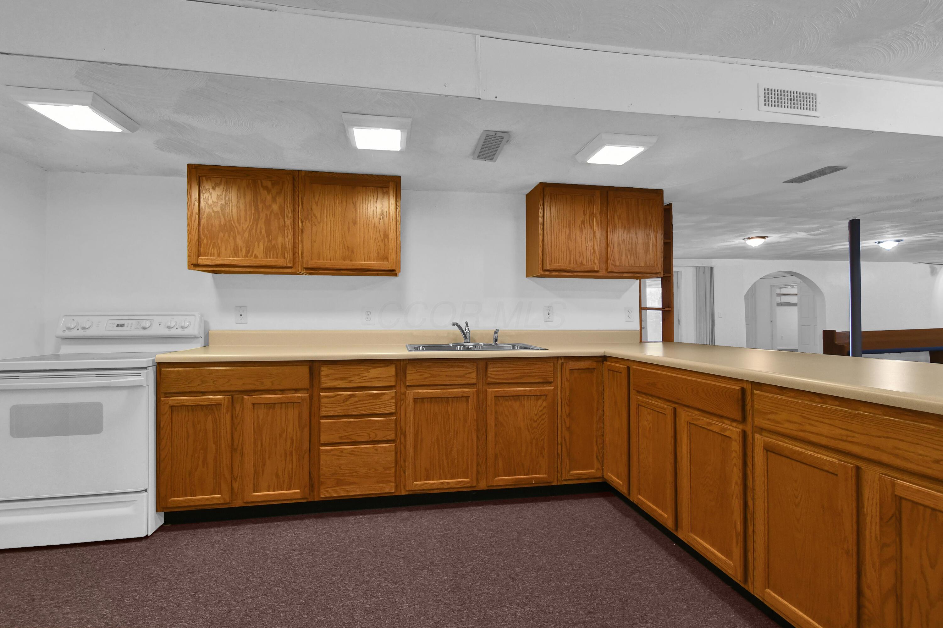 1848 Alward Road Southwest Pataskala, OH 43062 - Photo 35 of 42 Basement Kitchen