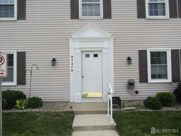 $340,000 | 327A Nantuckett Lane, Unit A, Monroe Township, NJ 08831