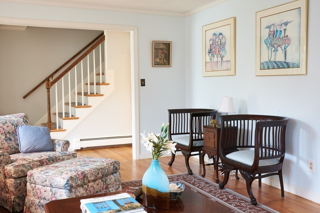 89 Fuller Brook Road Wellesley, MA 02482 - Photo 4 of 23
