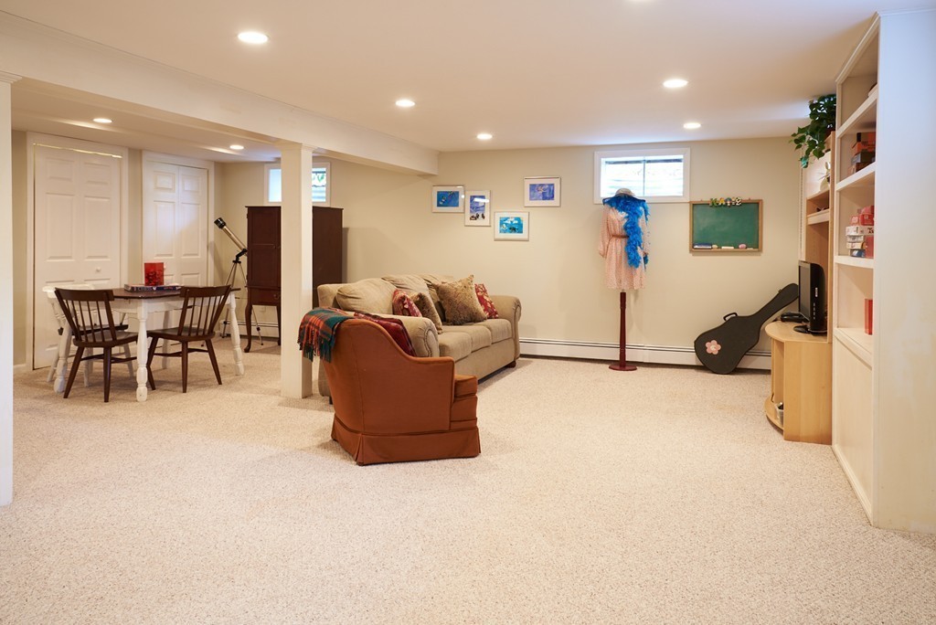 89 Fuller Brook Road Wellesley, MA 02482 - Photo 10 of 23
