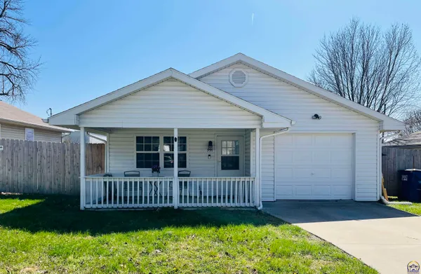 $270,000 | 931 Lasalle Street, Lawrence, KS 66044