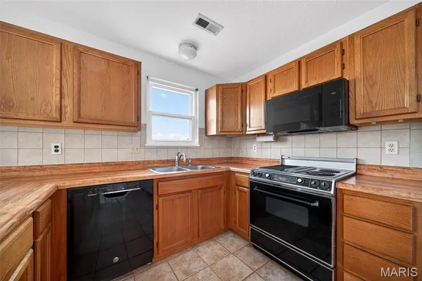 $195,000 | 1283 Dell Ridge Court, Unit 6, St. Charles, MO 63303