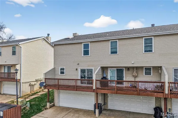 $195,000 | 1283 Dell Ridge Court, Unit 6, St. Charles, MO 63303