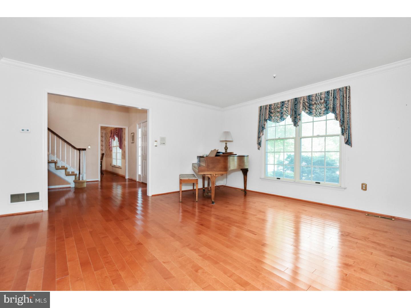 289 Watch Hill Road Exton, PA 19341 - Photo 3 of 24 Living Room