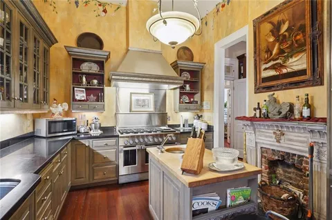 $1,050,000 | 830 St Peter, New Orleans, LA 70116