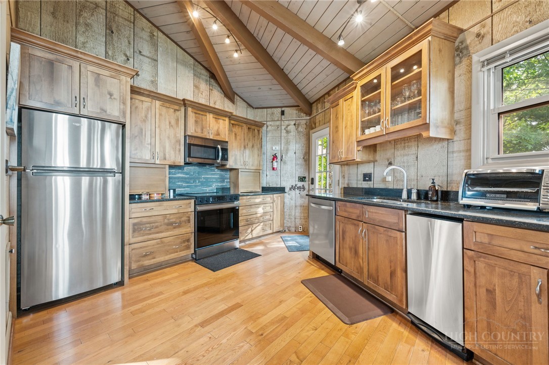 130 Raven Road Beech Mountain, NC 28604 - Photo 13 of 34