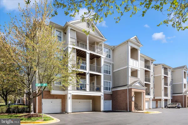 $325,000 | 19620 Galway Bay Circle, Unit 103, Germantown, MD 20874