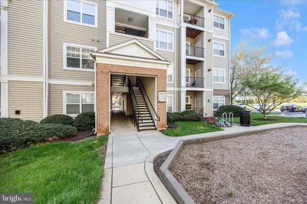 $325,000 | 19620 Galway Bay Circle, Unit 103, Germantown, MD 20874